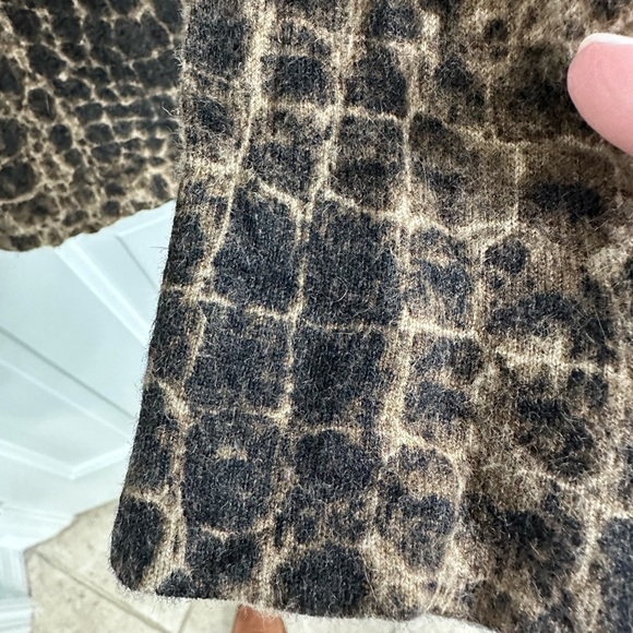 Animal Print Kenneth Cole Cardigan Mob Wife Boho Y2K  Size Small EUC - Picture 8 of 8